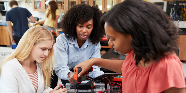 More women STEM role models are needed in the UK curriculum