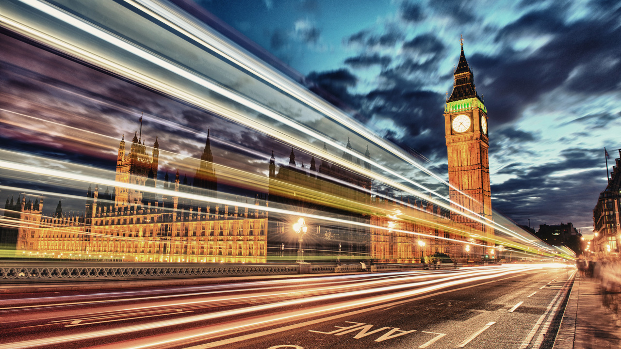 Houses of Parliament at night from Westminster Bridge