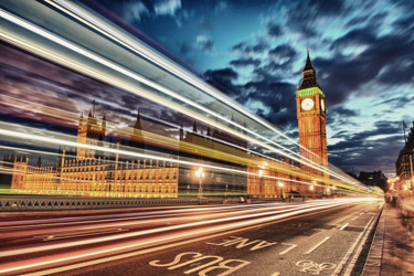 Houses of Parliament at night from Westminster Bridge